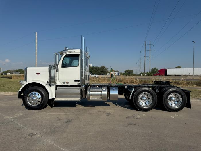 2026 Peterbilt 589-2