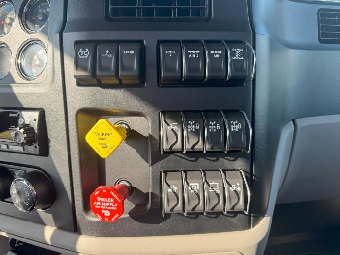 2026 Peterbilt 589-16