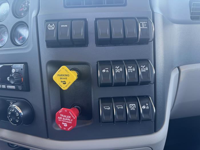 2026 Peterbilt 567-16