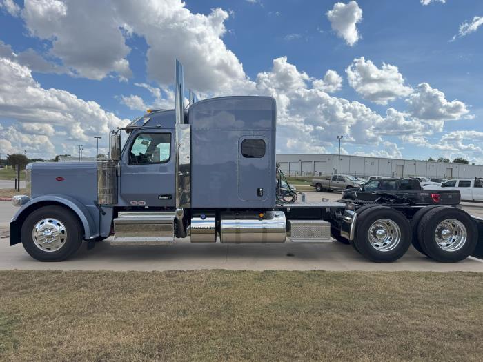 2026 Peterbilt 589-8