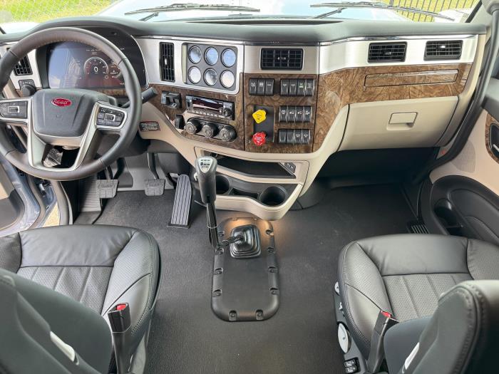 2026 Peterbilt 589-13