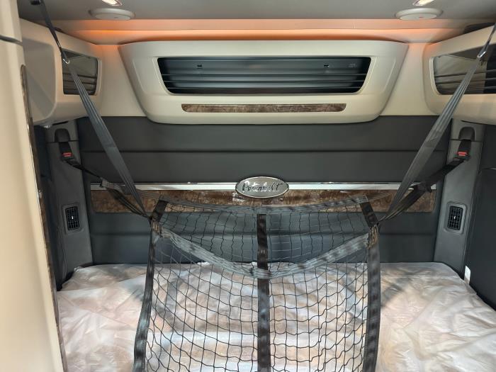 2026 Peterbilt 589-18