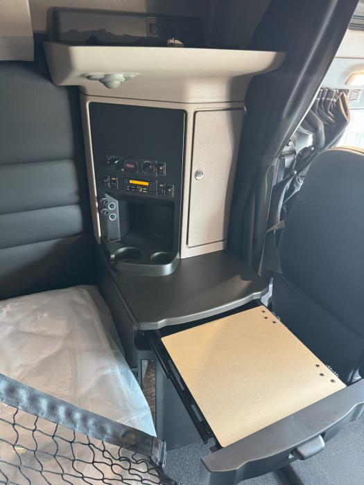 2026 Peterbilt 589-21