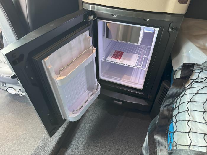 2026 Peterbilt 589-24