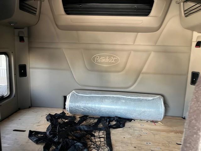 2022 Peterbilt 579-24