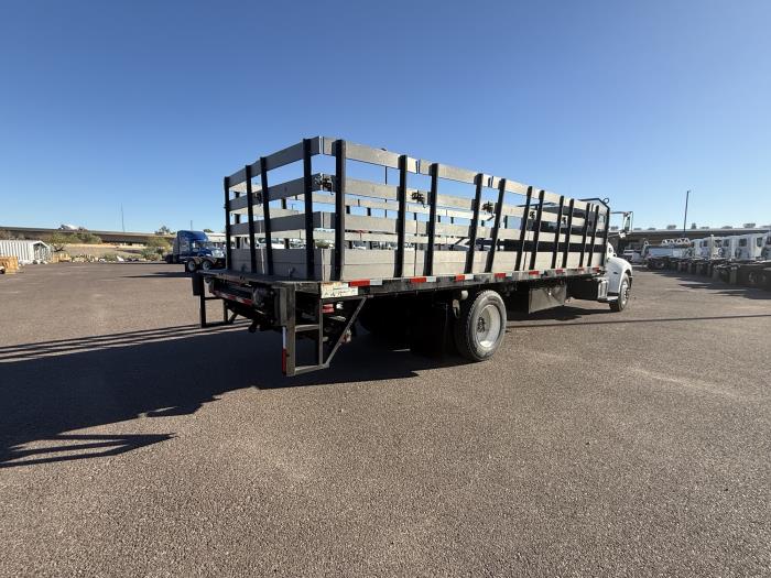 2020 Peterbilt 330-6