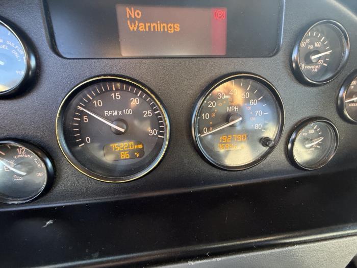 2020 Peterbilt 330-13