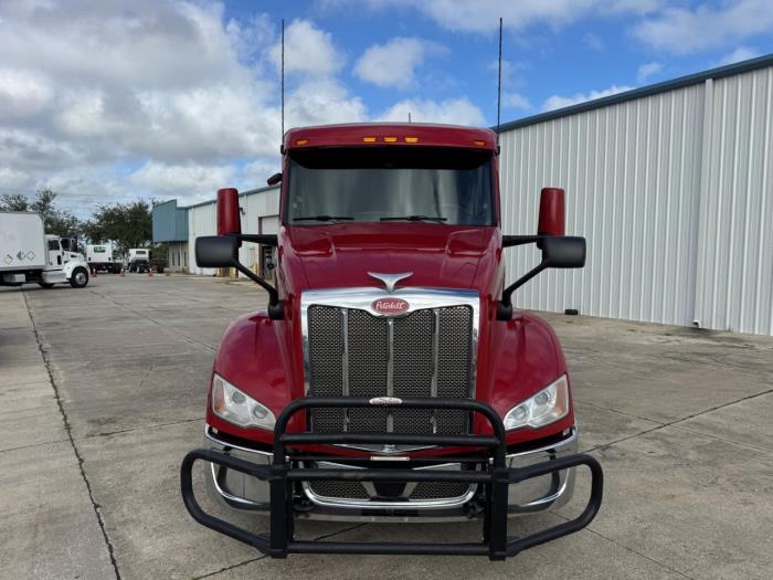 2022 Peterbilt 579-2