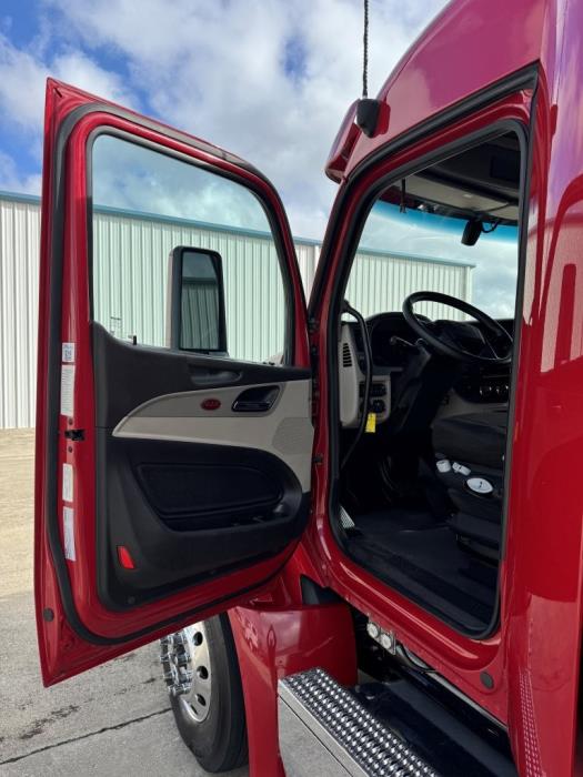 2022 Peterbilt 579-17