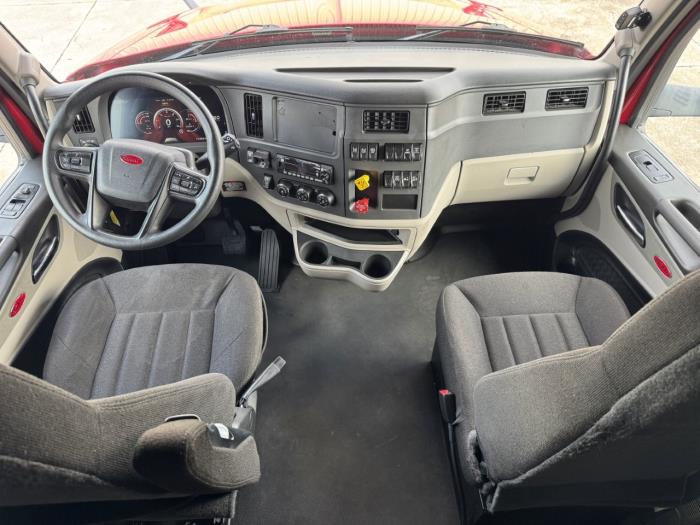 2022 Peterbilt 579-19