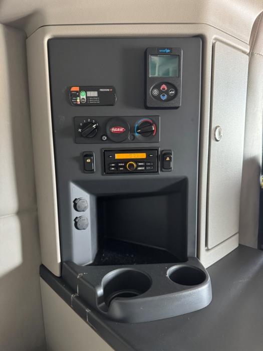 2022 Peterbilt 579-23