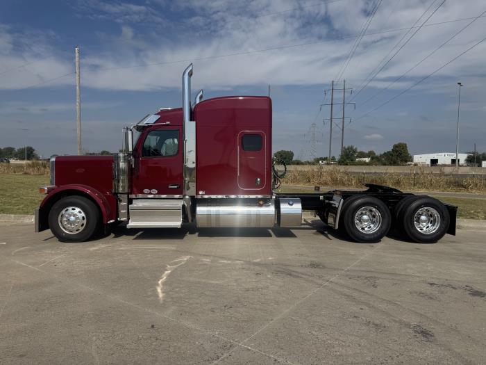 2026 Peterbilt 589-2