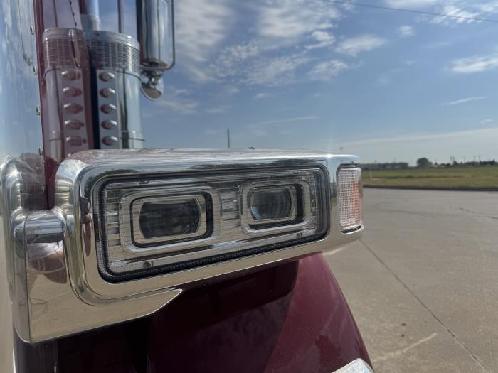 2026 Peterbilt 589-10