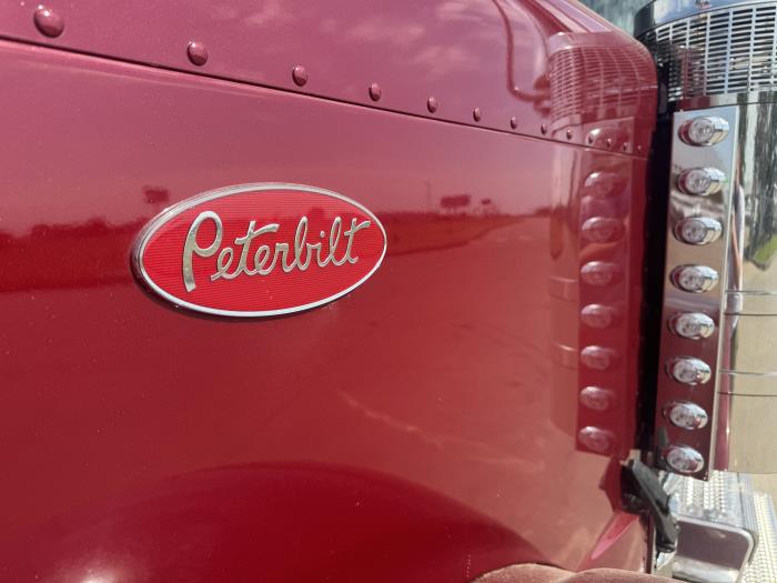 2026 Peterbilt 589-11