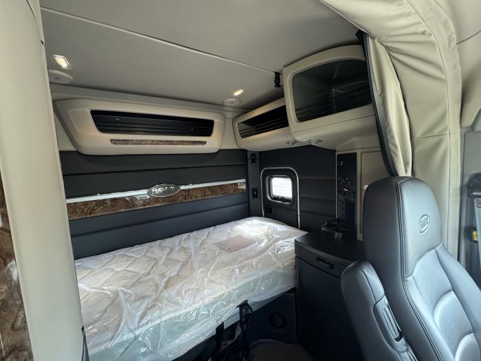 2026 Peterbilt 589-22