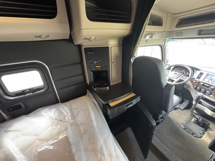 2026 Peterbilt 589-26