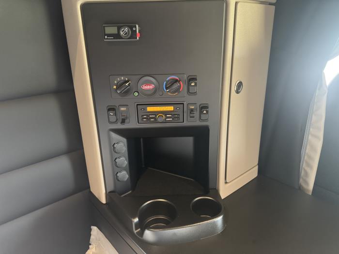 2026 Peterbilt 589-27