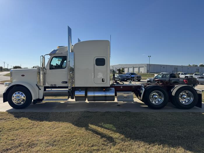 2026 Peterbilt 589-8