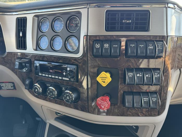 2026 Peterbilt 589-14