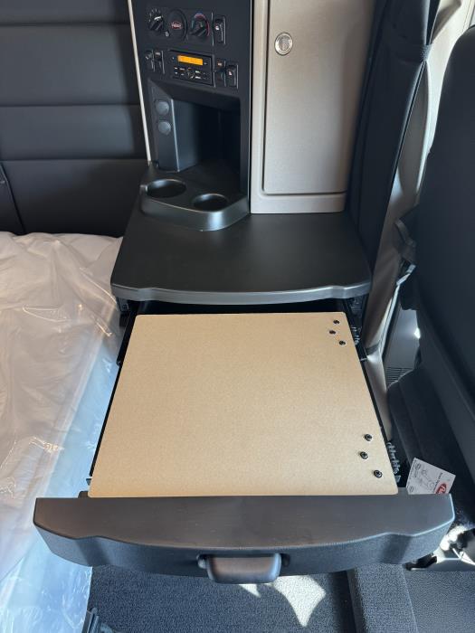 2026 Peterbilt 589-20