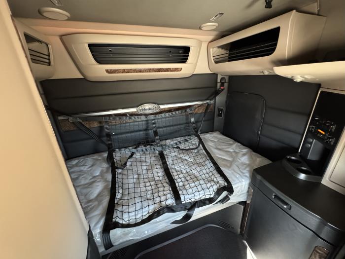 2026 Peterbilt 589-27