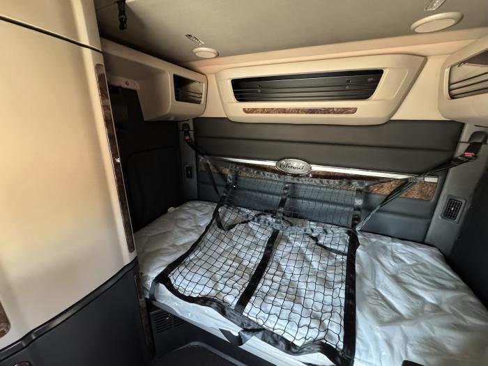 2026 Peterbilt 589-28