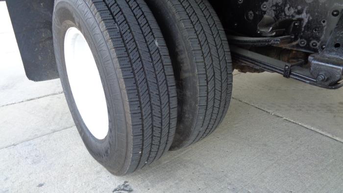 2015 Isuzu NPR-HD-24