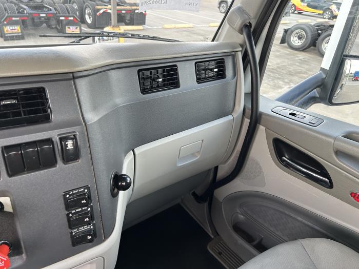 2019 Peterbilt 579-27