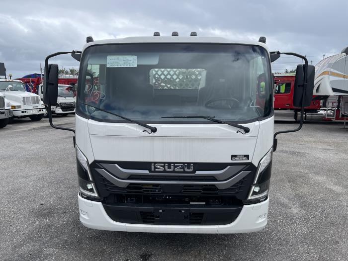 2025 Isuzu NPR-HD-6