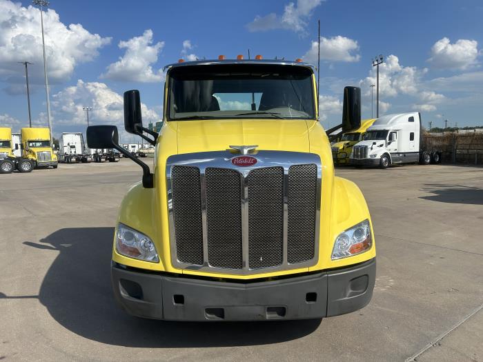 2021 Peterbilt 579-8