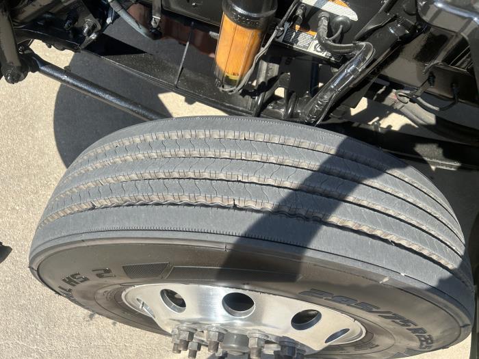 2021 Peterbilt 579-18