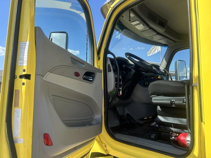 2021 Peterbilt 579-24