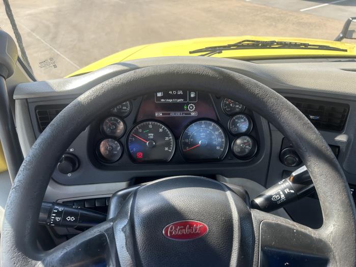 2021 Peterbilt 579-30