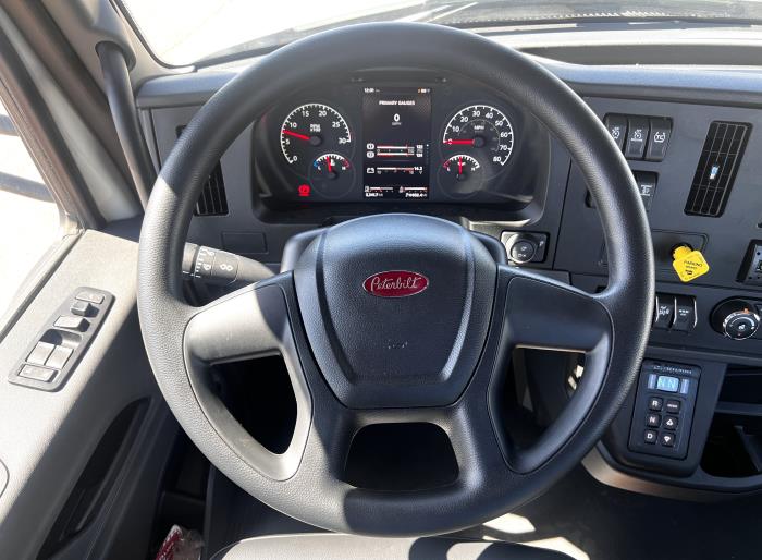 2026 Peterbilt 548-17