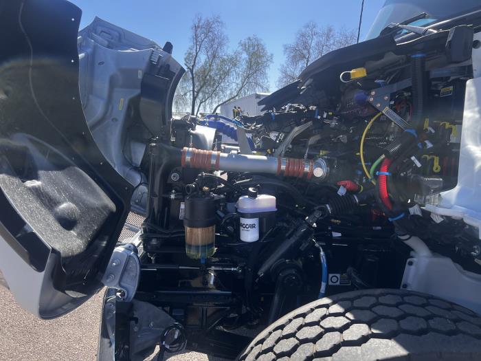 2026 Peterbilt 548-8