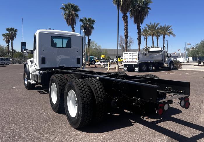 2026 Peterbilt 548-12