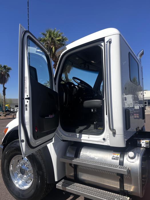 2026 Peterbilt 548-13