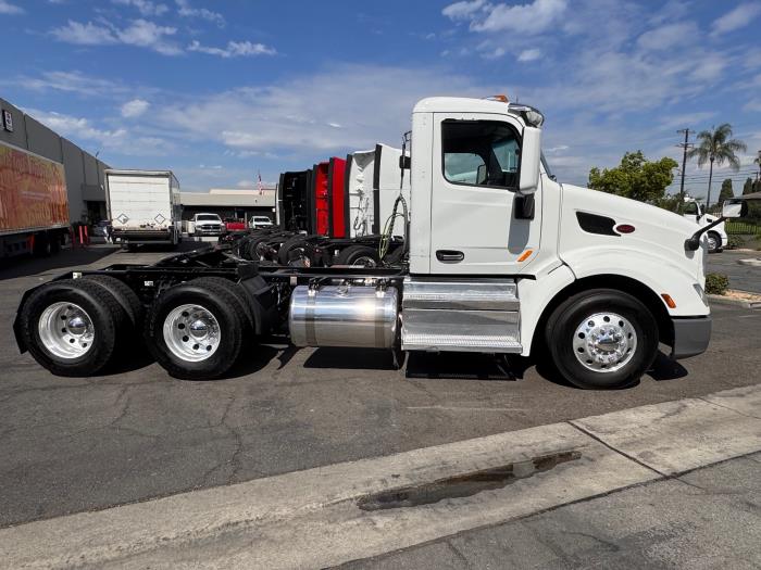 2021 Peterbilt 579-4
