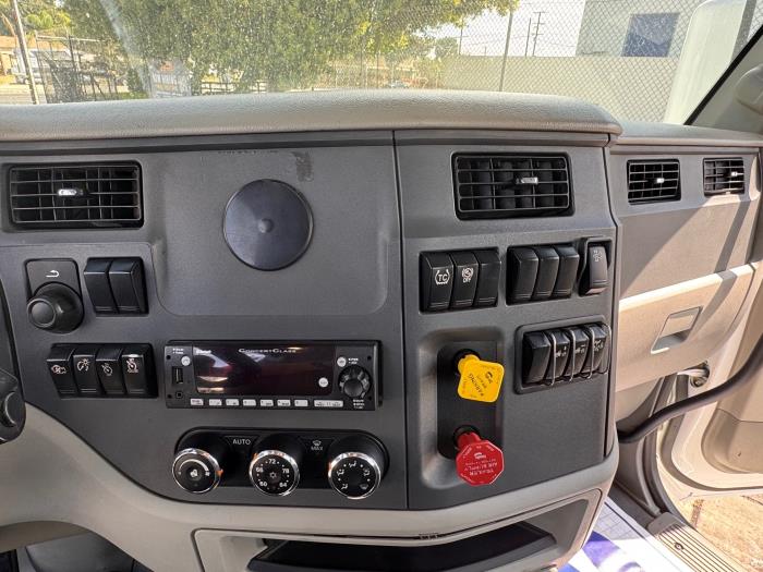 2021 Peterbilt 579-12