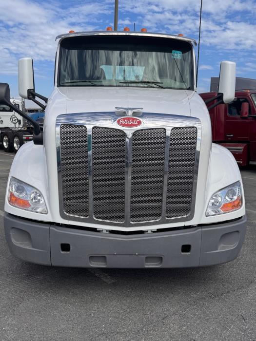 2021 Peterbilt 579 photo 2