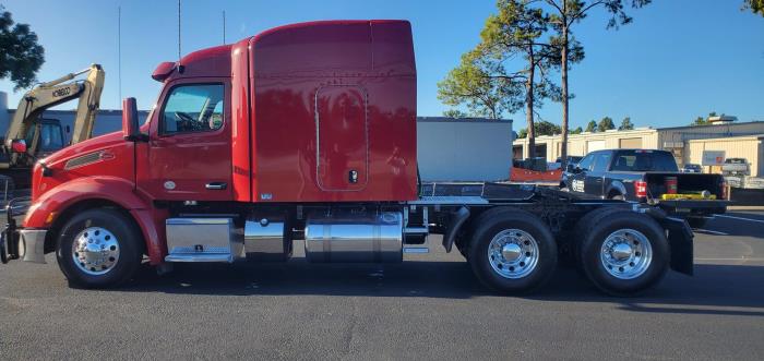 2022 Peterbilt 579-7