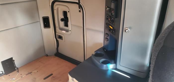 2022 Peterbilt 579-12