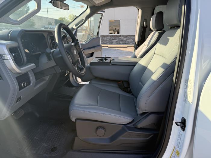 2025 Ford F-550-17