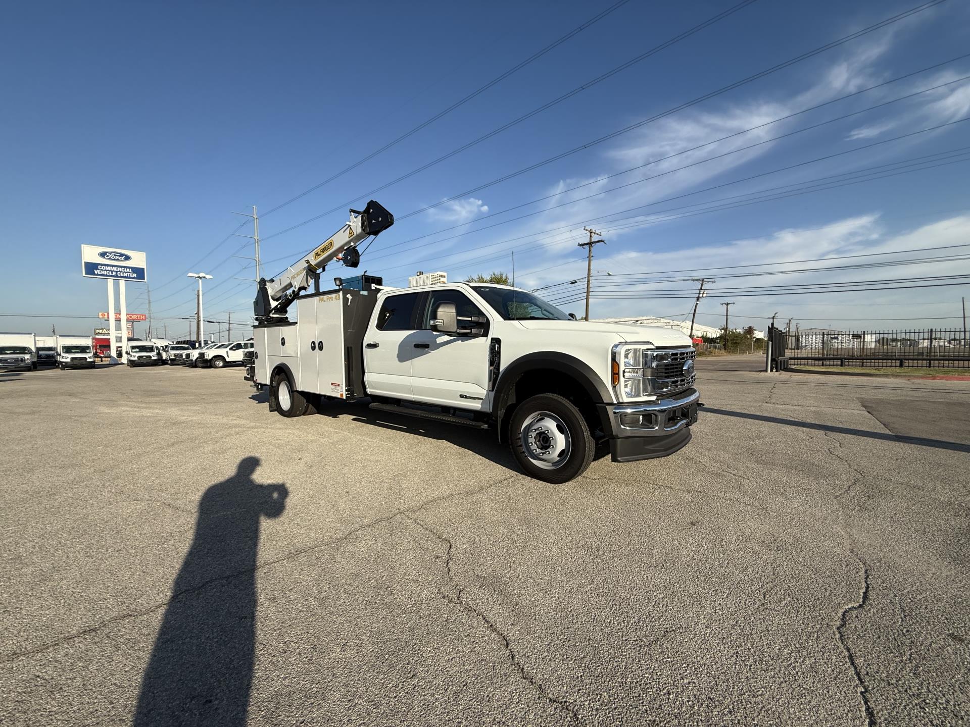 2025 Ford F-550 Crew Cab DRW 4x4 Mechanics Body for sale #1886260 - photo 1