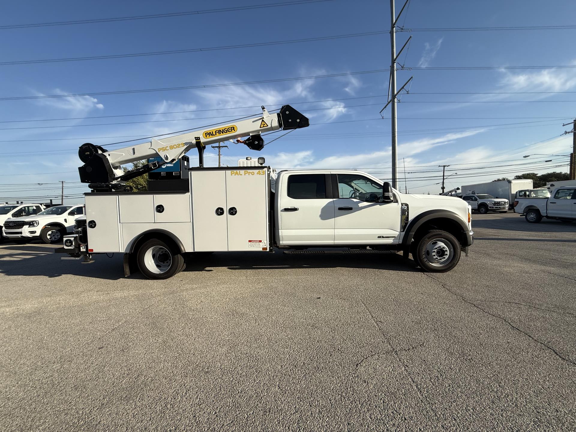 2025 Ford F-550 Crew Cab DRW 4x4 Mechanics Body for sale #1886260 - photo 14