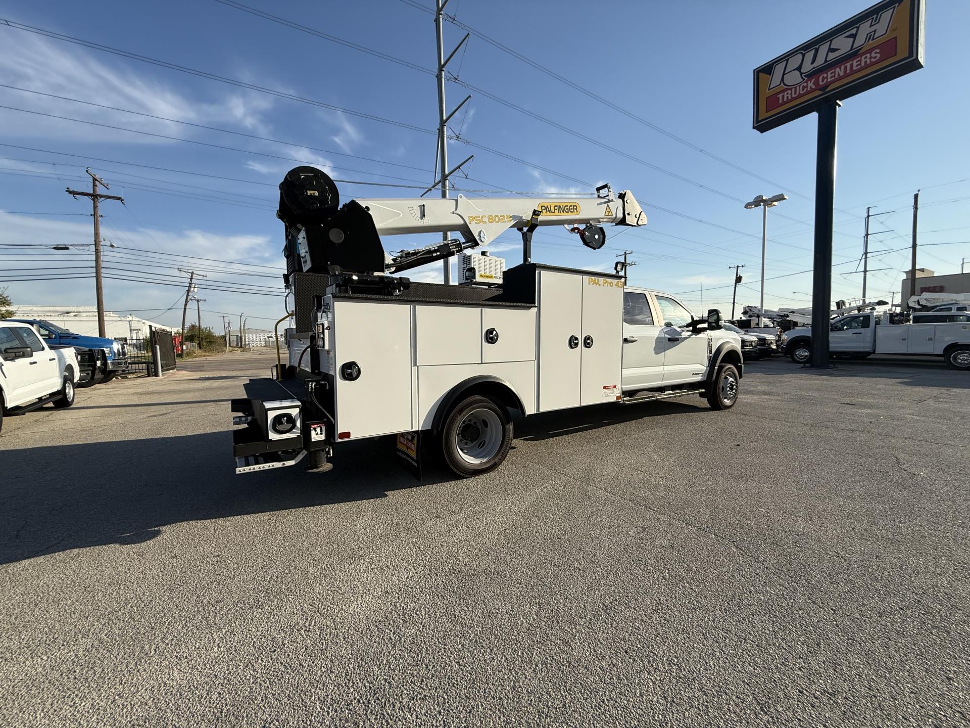 2025 Ford F-550 Crew Cab DRW 4x4 Mechanics Body for sale #1886260 - photo 2