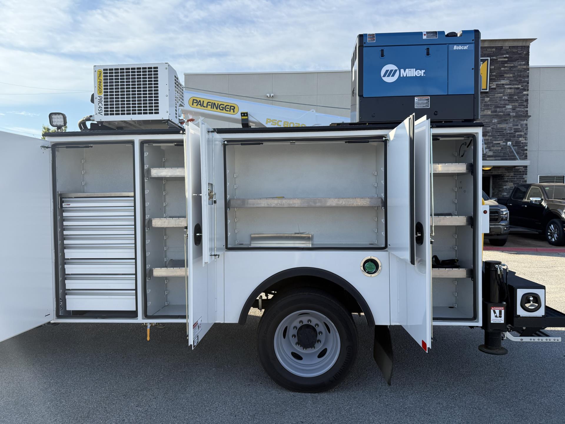 2025 Ford F-550 Crew Cab DRW 4x4 Mechanics Body for sale #1886260 - photo 4