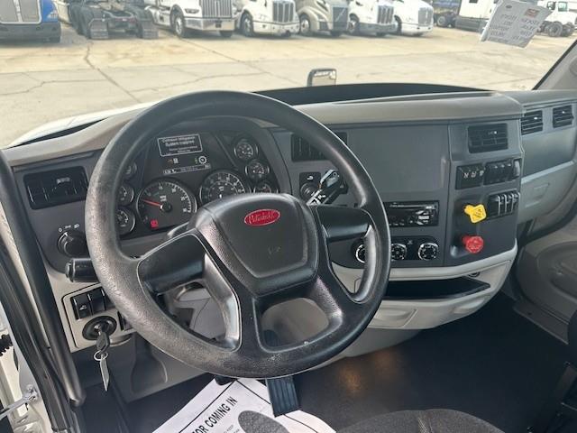 2021 Peterbilt 579-2