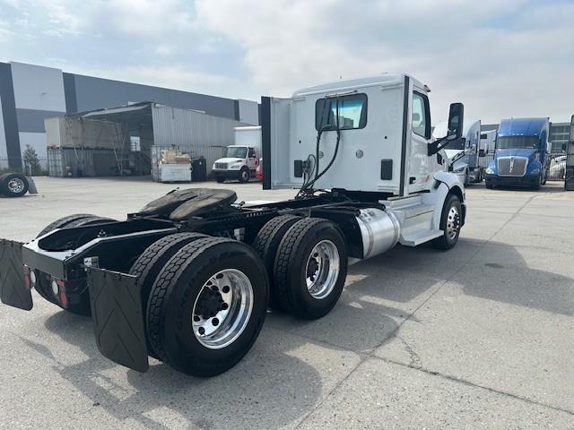 2021 Peterbilt 579-8