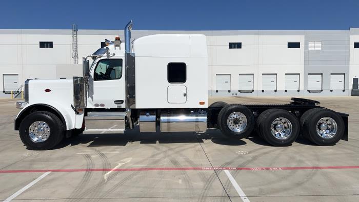 2026 Peterbilt 589-8